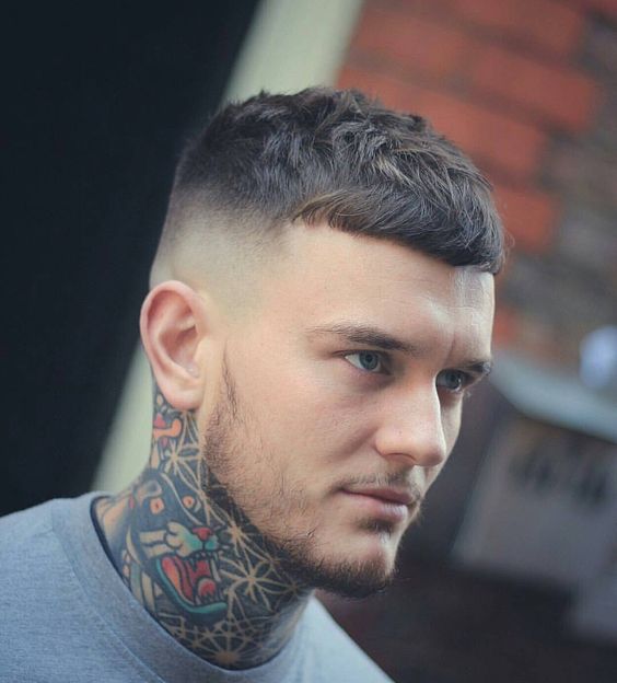 Cabelo degrade masculino hot sale raspado